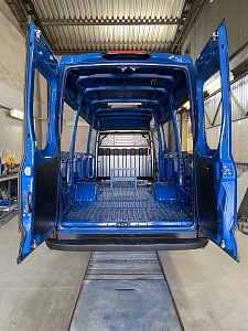 Цельнометаллический фургон Iveco Daily (база)